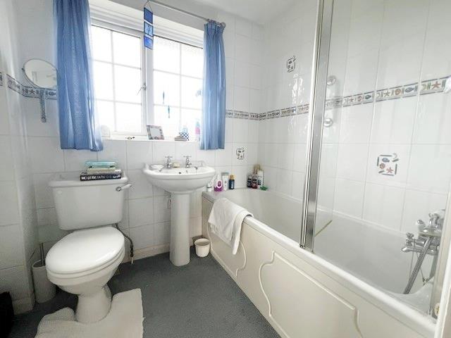 family bathroom.jpg